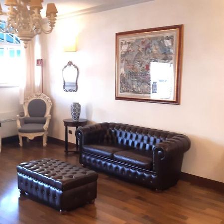 Albergo Moderno لوكا المظهر الخارجي الصورة