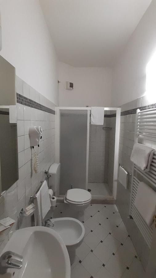 Albergo Moderno لوكا المظهر الخارجي الصورة