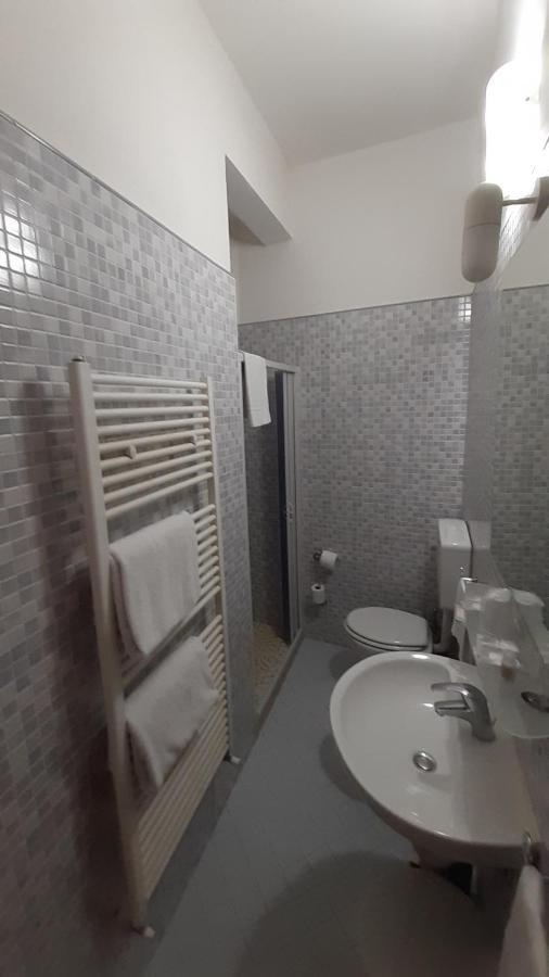 Albergo Moderno لوكا المظهر الخارجي الصورة