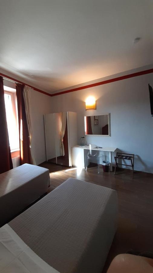 Albergo Moderno لوكا المظهر الخارجي الصورة