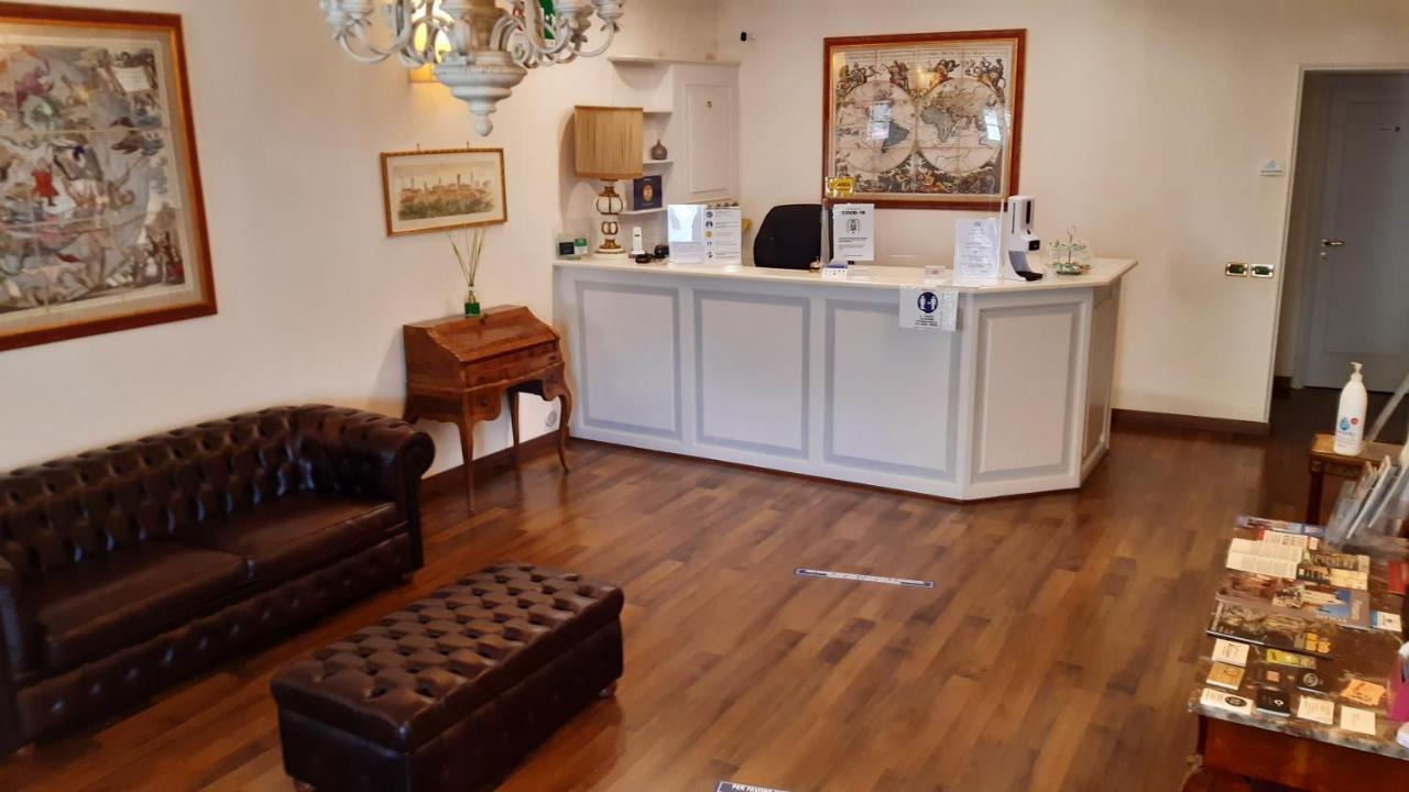 Albergo Moderno لوكا المظهر الخارجي الصورة