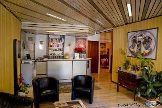 Albergo Moderno لوكا المظهر الخارجي الصورة