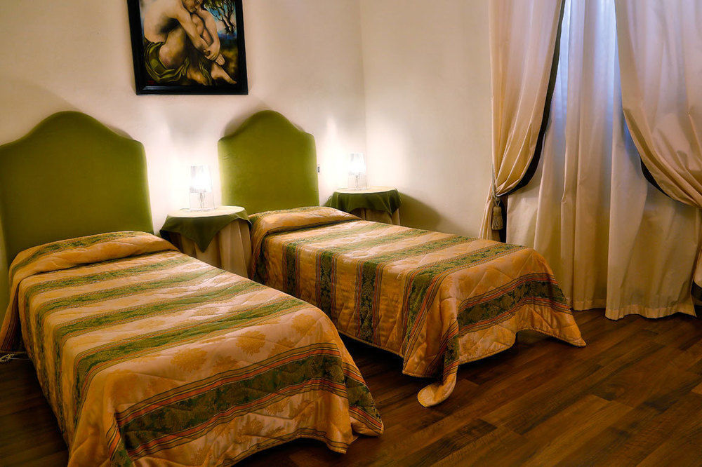 Albergo Moderno لوكا المظهر الخارجي الصورة