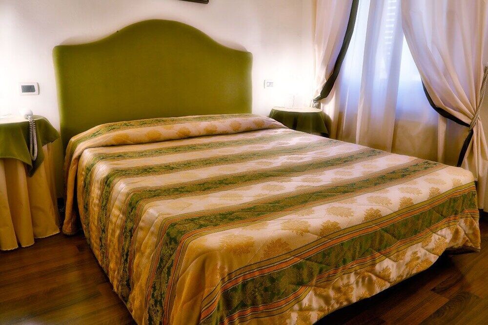 Albergo Moderno لوكا المظهر الخارجي الصورة