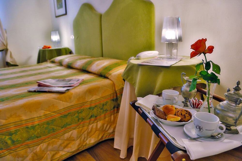 Albergo Moderno لوكا المظهر الخارجي الصورة